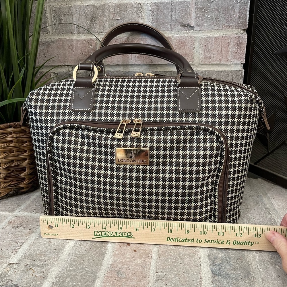 London Fog Black and White Travel Bag - Picture 11 of 15